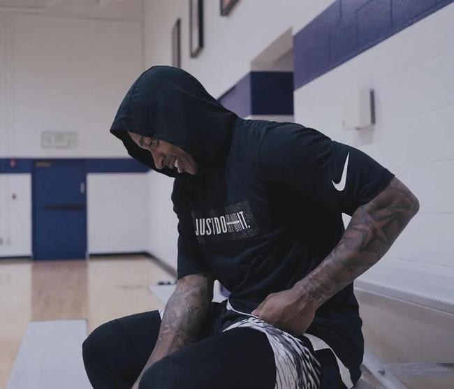 也让边后卫 也让边后卫